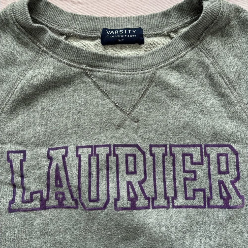 Women's Gray Sweater | ౨ৎ Wilfrid Laurier University Cropped Hoodie ౨ৎ